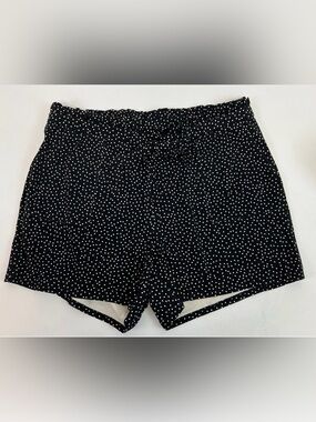 Torrid Polka Dot Pull-On Studio Luxe Ponte Mid-Rise Paperbag Waist Short. 2x NWT
